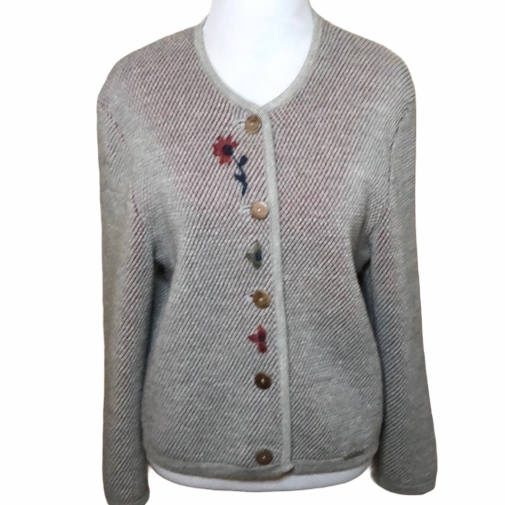 Vintage Geiger Austrian Wool Cardigan Size 36 – Folk Embroidery, Wooden Buttons